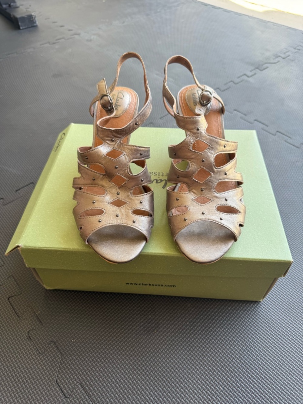 Clarks Wedge Heels 9.5 - Picture 2 of 5